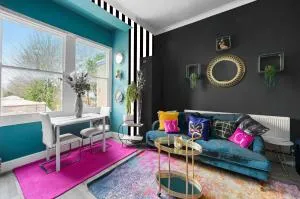 The Boutique Windmill Apartments with Hot Tubs - 提伯利