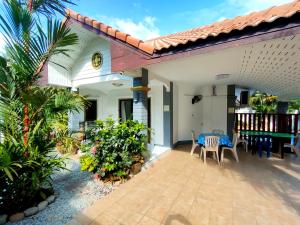 CORNER VILLA - PATTAYA HOLIDAY HOUSE WALKING STREET 4 bedrooms