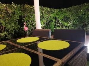 Appartements Romantisme et glamour 2 avec spa , clim et jardin : photos des chambres