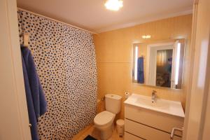 Apartamento con terraza y piscina a 300m de playa