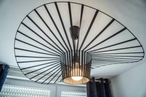 City Wohnung FN L 5 KLIMATISIERT mit Balkon und Küche