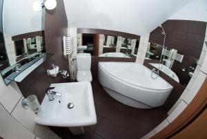 Deluxe Double Room with Bath room in Hotel Marand