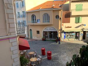 Appartements Studio tt confort coeur ville avec terrasse et parking gratuit : photos des chambres