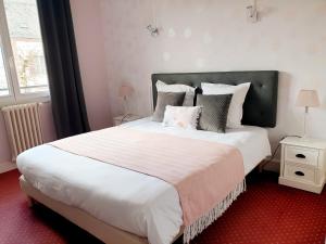 Hotels Hotel Saint Cyr : photos des chambres