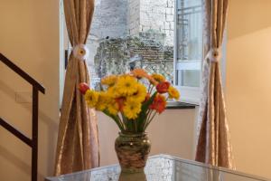 Napoli centro, a windows on the monuments