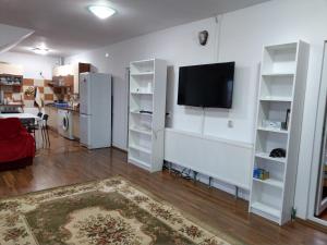 Apartament 5 camere cu balcon Costinesti plaja 5 minute Nucilor 6