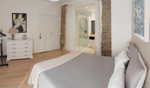 Chambre privée indépendante dans une maison