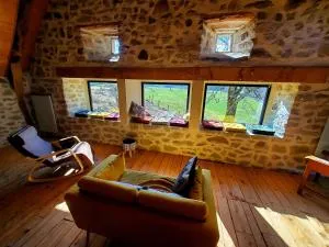 La Grange Aux Frênes -Gîte 6 Personnes- Tranquillité, Nature et Confort - Le Falgoux