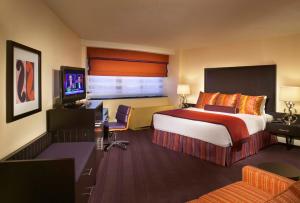 Deluxe King Room room in Washington Plaza Hotel