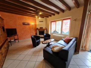 Maisons de vacances Gite Clery-Saint-Andre, 5 pieces, 6 personnes - FR-1-590-12 : photos des chambres