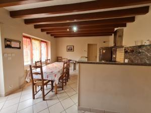 Maisons de vacances Gite Clery-Saint-Andre, 5 pieces, 6 personnes - FR-1-590-12 : photos des chambres