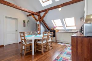 Beautiful and Romantic Penthouse with Two Terraces