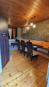 Traditional cozy apartments in Livadi Parnassos