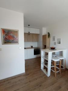 Cozy Apartmant with a sea view in Orašac