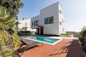 Quiet family Villa Anne, Podstrana