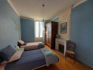 B&B / Chambres d'hotes Domaine du Grand Ormeau : Chambre Double Familiale