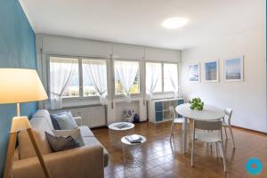 Maji Como Lake Varenna - Lake view apt near Ferry & Train with Parking