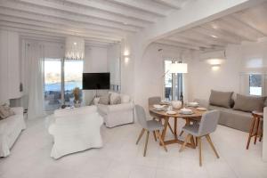 Mykonian house in Elia beach by GHH