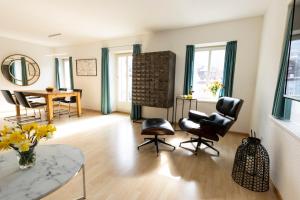 Deluxe Apartment room in River Residence