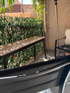 Appartements Studio tt confort coeur ville avec terrasse et parking gratuit : photos des chambres