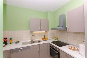 Guest house LUCIJA with swimming pool