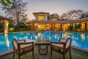 StayVista at Birdsong with Pvt Pool, Lawn & Gazebo - Parhur