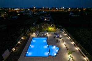 Destino Villa Elegant Private Saltwater Pool Near City & Beach
