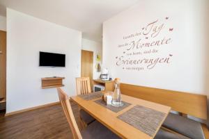 Schnitzer Ferienwohnung Löwenzahn