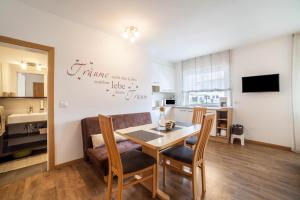 Schnitzer Ferienwohnung Holunder