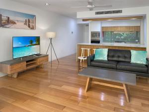 Maggies Beachfront Apartment 9