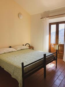Queen Room with Shared Bathroom