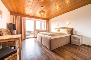 Double Room with comfort box-spring bed  room in Steinbühler Hof
