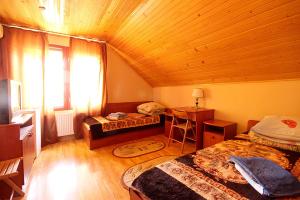 Twin Room with Bath room in Cottage Wellwood