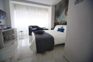Be Coloured - Boutique Art Rooms in Naples