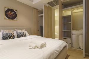 Sukhumvit 11#Luxury#Pool#Gym#BTS Nana&MRT Sukhumvit#1BR#Max2ppl