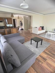 Sultan Villa, Merkez Mahallesi Dogu Sirti Caddesi Sultan Sitesi H-2