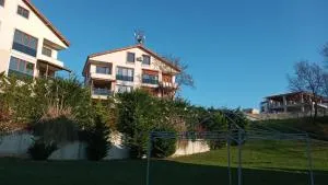 Sultan Villa, Merkez Mahallesi Dogu Sirti Caddesi Sultan Sitesi H-2 - Çiftlikköy