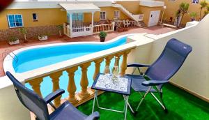 NEW Apartamento Caleta,Relax, Pool, Terrace, Wifi