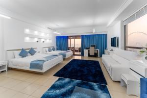 Jbr penthouse with terrace pool