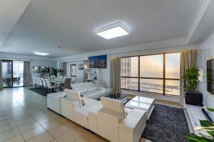 Jbr penthouse with terrace pool