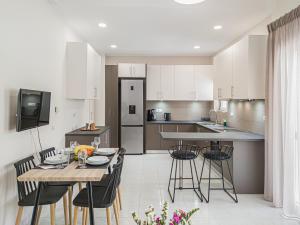 Fully renovated apartment in the city centre with roof garden! 3 minutes from the bus station and 6 minutes from the old town