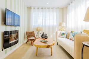 MD Reina Cabañal Beach