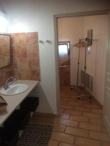 Sejours chez l'habitant Logis des Magnans - Deux Chambres familiales pour 4 ou 5 personnes - : photos des chambres