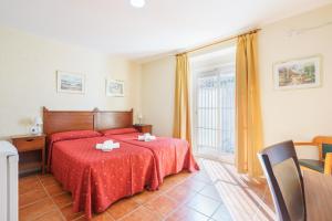 Quadruple Room room in Hotel Carlos V Jerez