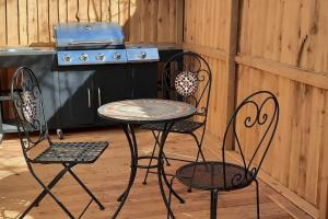 Zirkuswagen Glamping für 2 mit Veranda Küche Netflix Parken und Hofladen