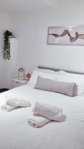 Ivy Chic Apartments by CityNest