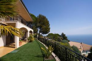 Villas Spacious Provencal Guesthouse with amazing Monaco & Sea View : photos des chambres