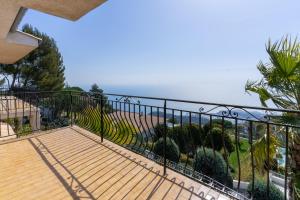 Spacious Provençal Guesthouse with amazing Monaco Sea View