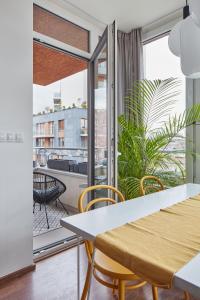 Prague Days - One-bedroom Apartment with Balcony and Garage Parking near the Vltava River in Holešovice