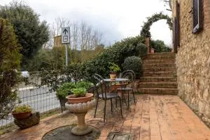 Enchanting Flat with Patio in Abbadia a Isola - Strove